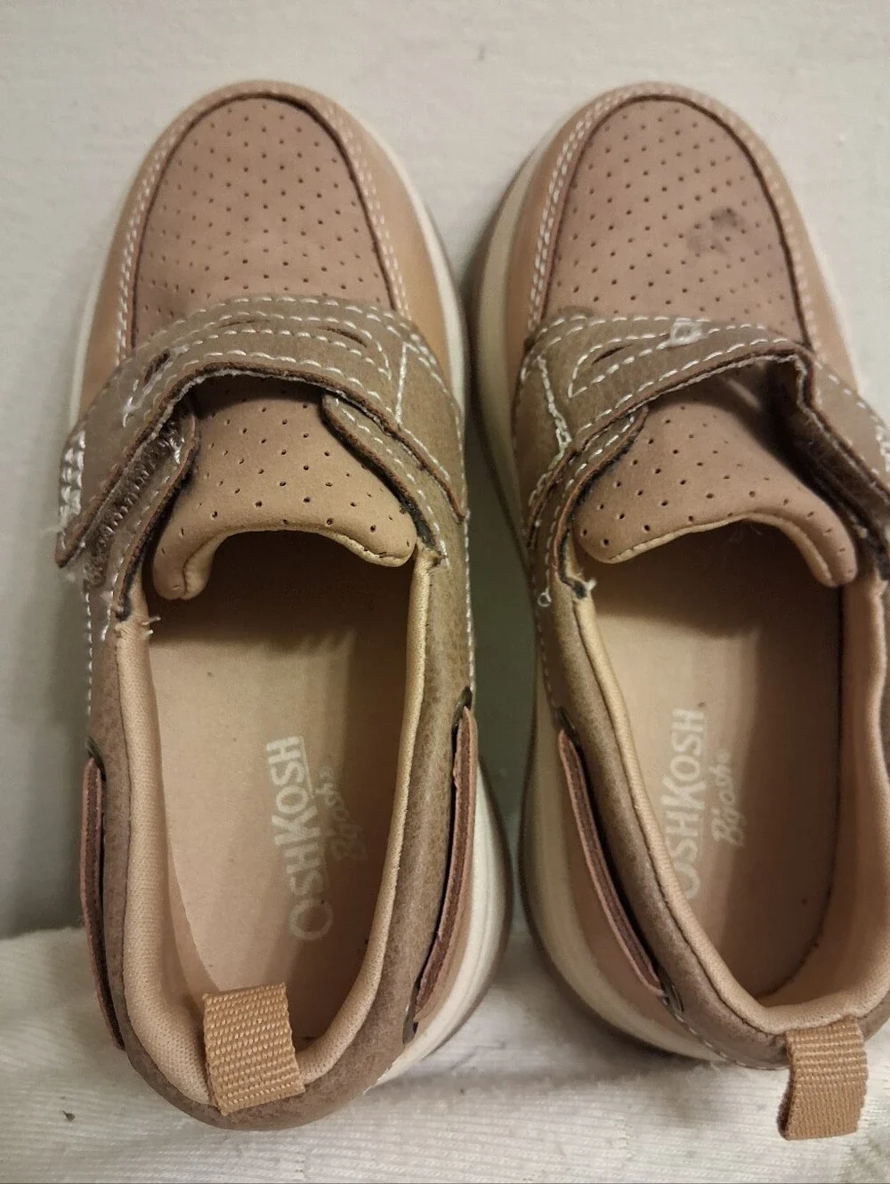 OshKosh B'gosh Kids' Tan Slip-On Sneakers size 9M, 5.5 Inches Inside